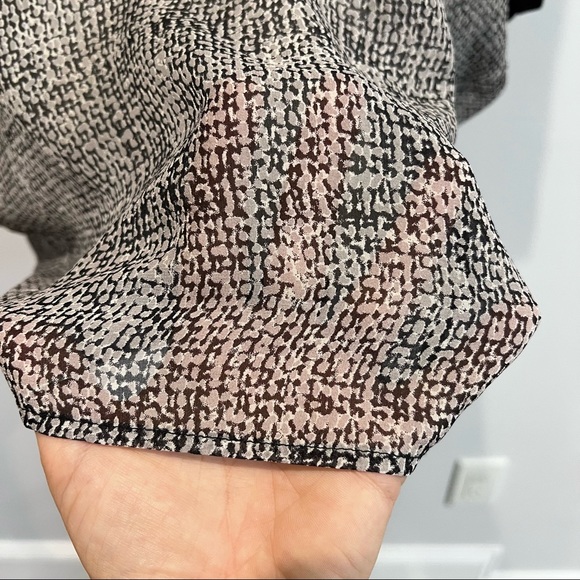 100% Silk Colorblock Sheer Blouse Tunic. Black & Grey XS Dolmain Sleeve - Picture 8 of 9